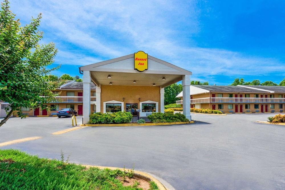 Sunset Inn Northlake Charlotte Esterno foto