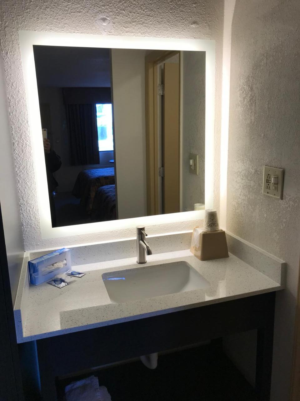 Sunset Inn Northlake Charlotte Esterno foto