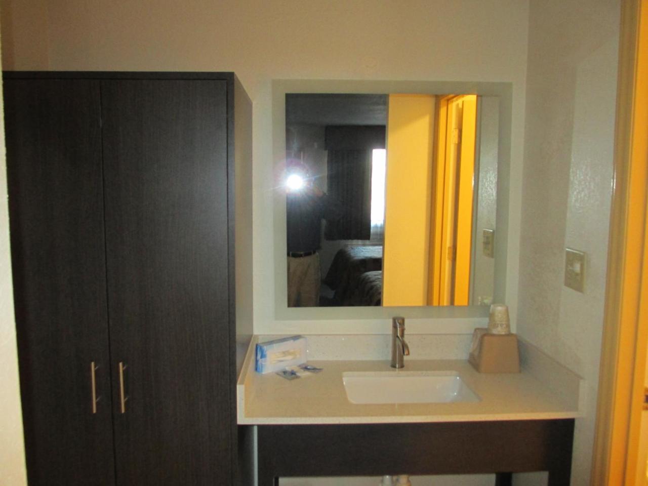 Sunset Inn Northlake Charlotte Esterno foto